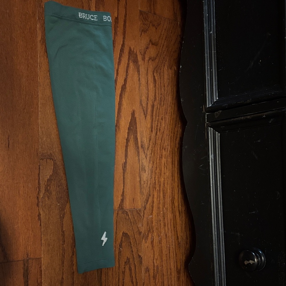 Bruce Bolt Men's Green Arm Sleeve